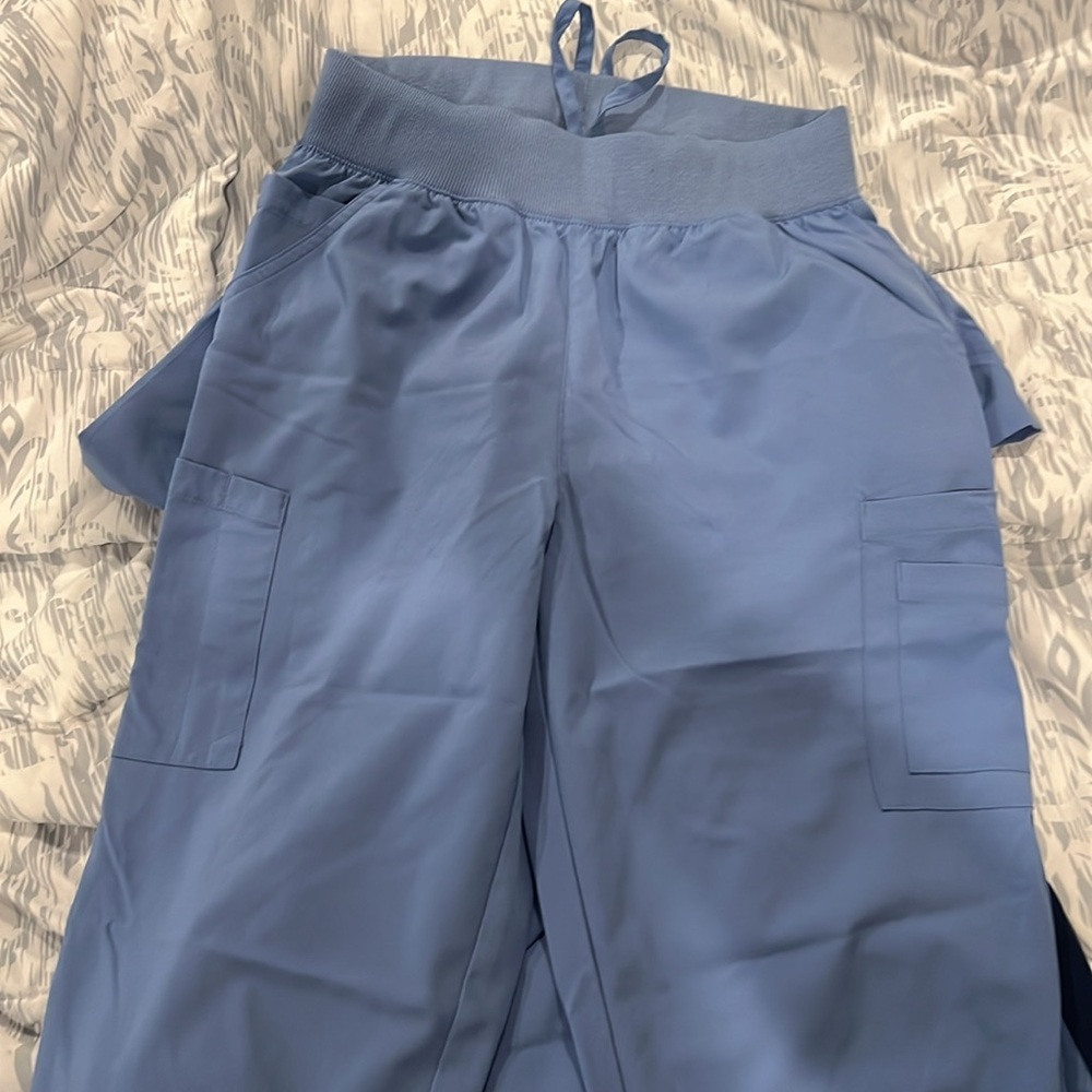 Scrub set - Picture 2 of 2